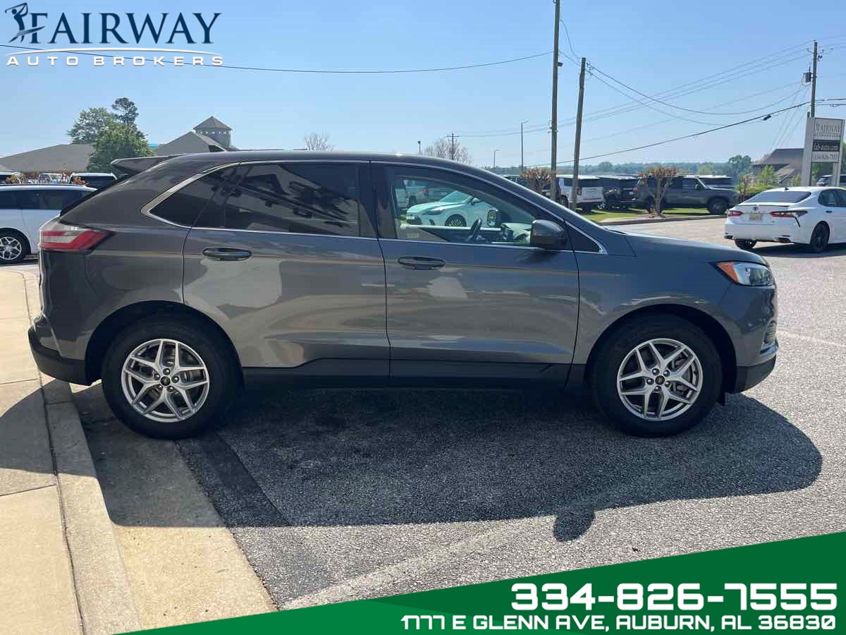 2023 Ford Edge SEL photo 4