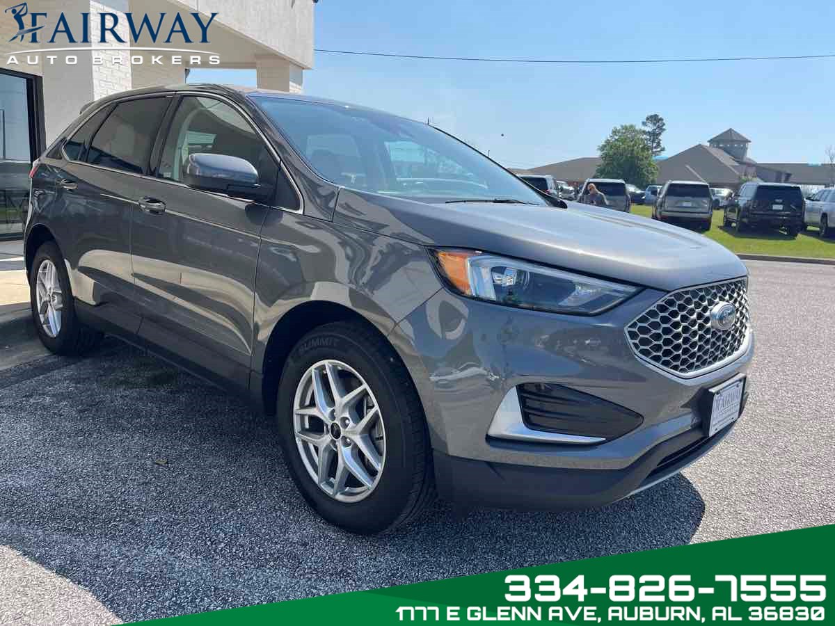 2023 Ford Edge SEL photo 3