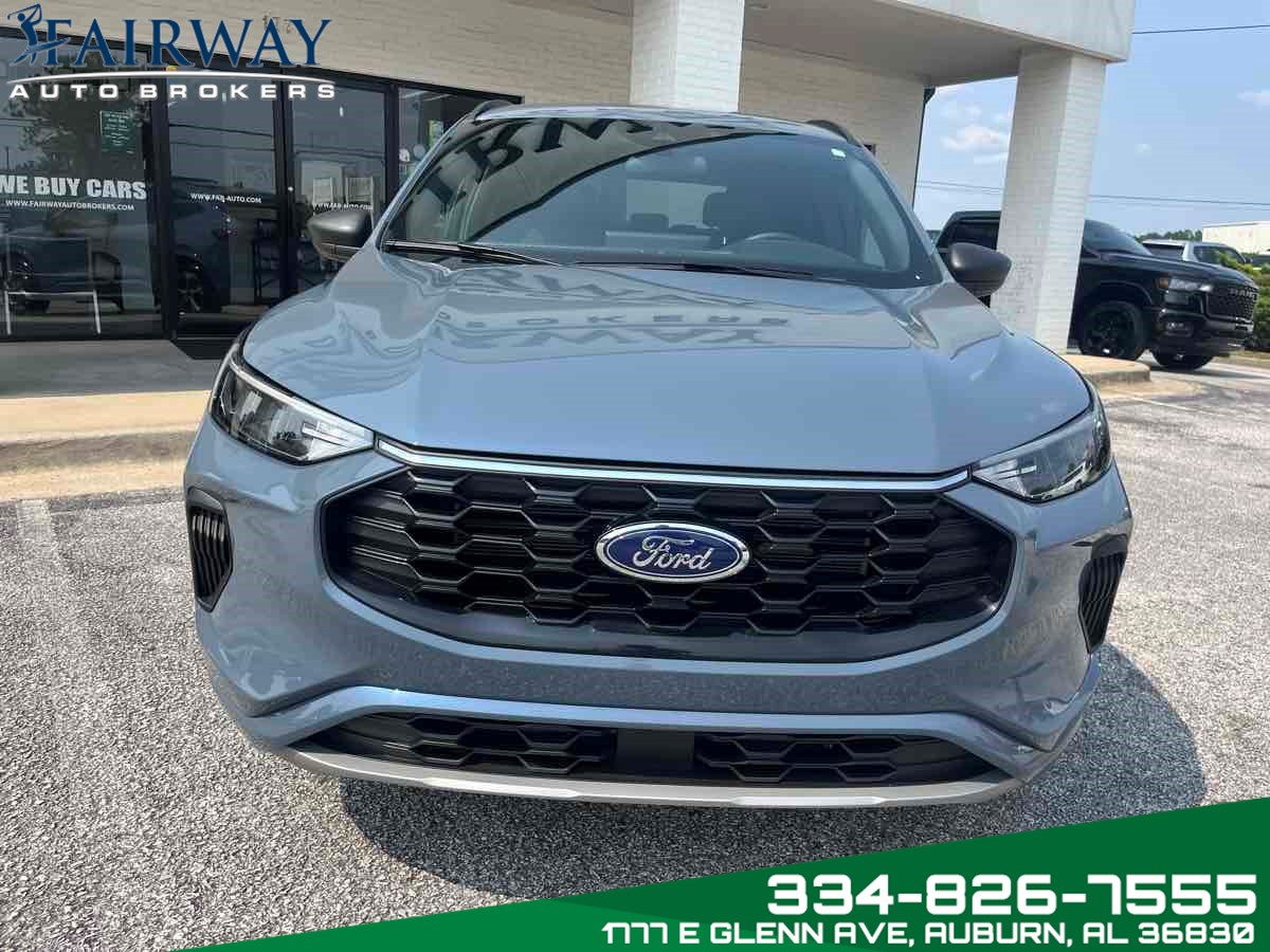 2024 Ford Escape ST-Line photo 2