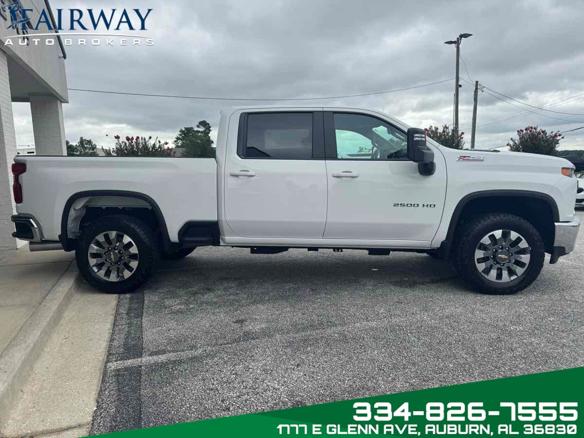 2022 Chevrolet Silverado 2500HD LT photo 4
