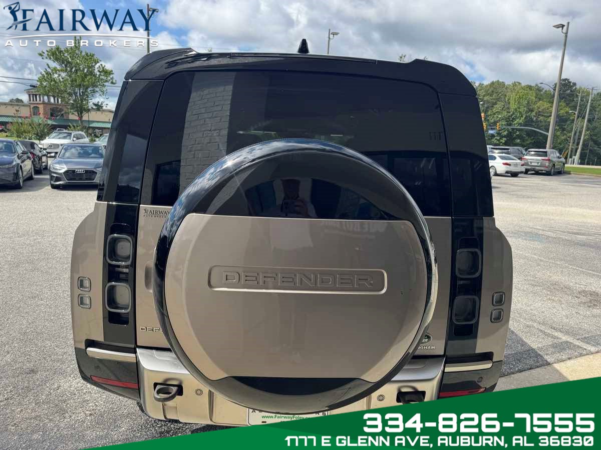 2023 Land Rover Defender 130 X photo 3