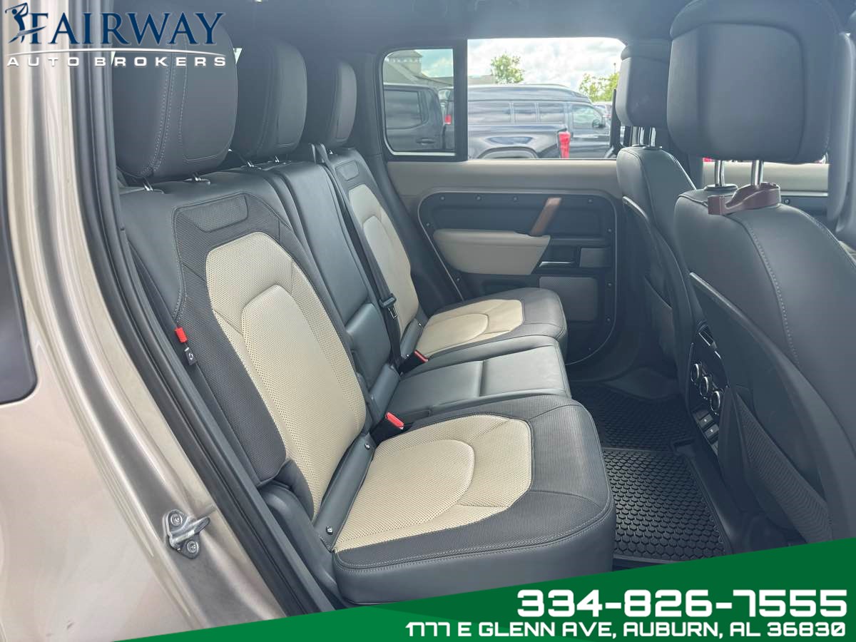 2023 Land Rover Defender 130 X photo 9