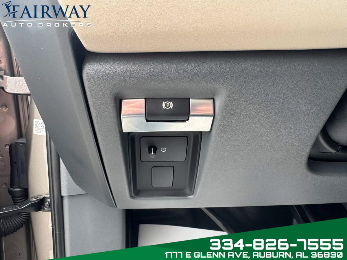 2023 Land Rover Defender 130 X photo 12