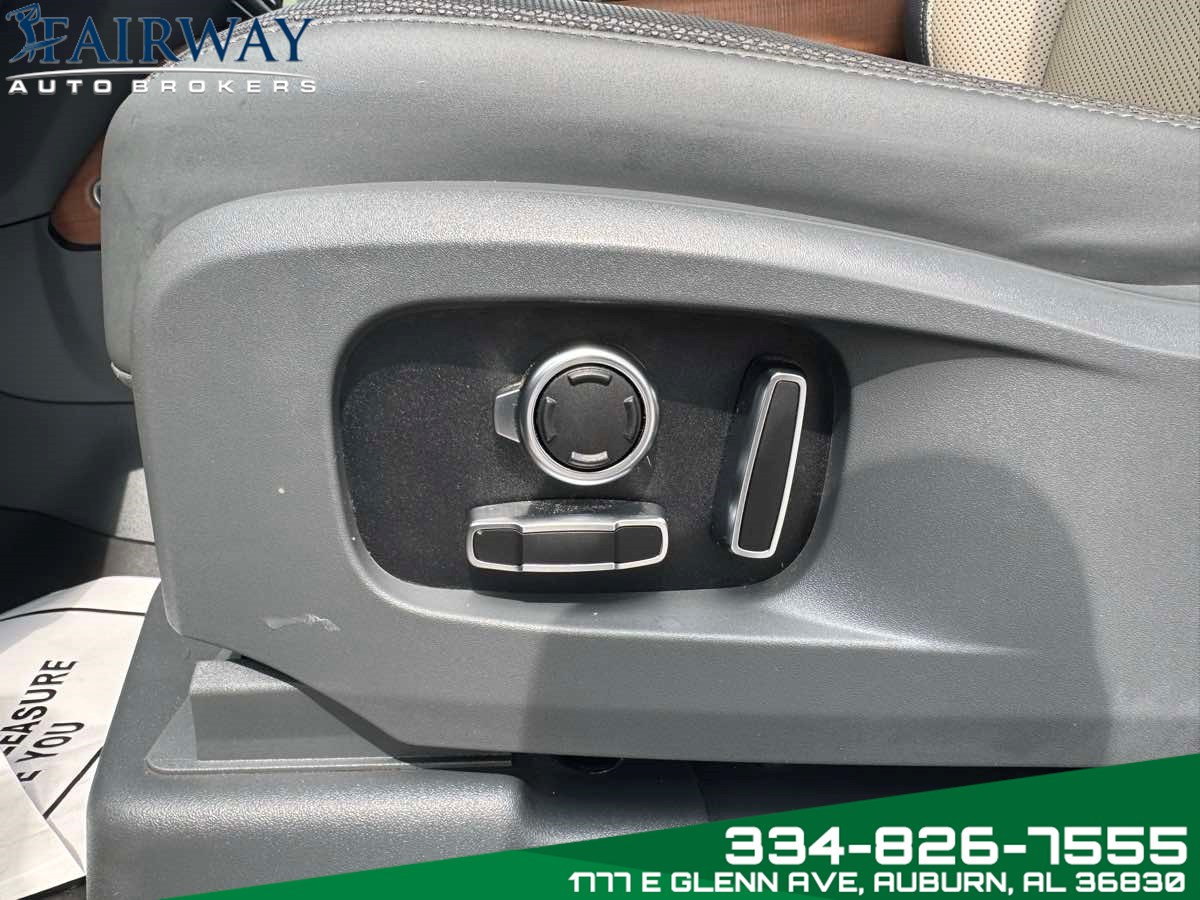 2023 Land Rover Defender 130 X photo 13