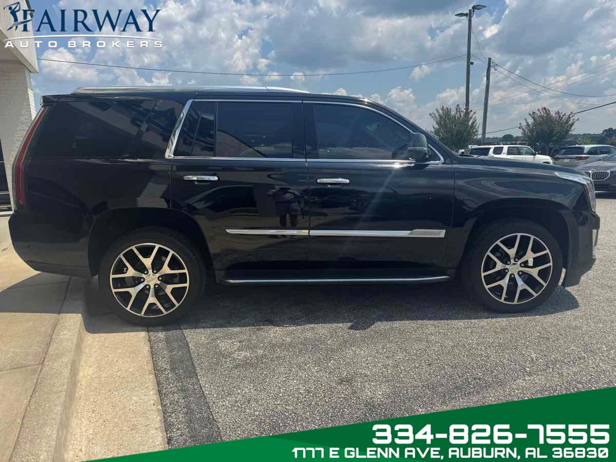 2018 Cadillac Escalade Luxury photo 2