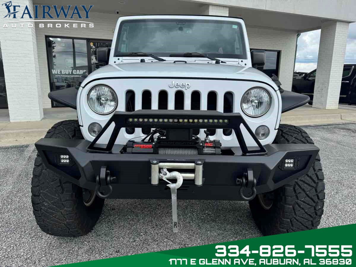 2016 Jeep Wrangler Unlimited Rubicon photo 2