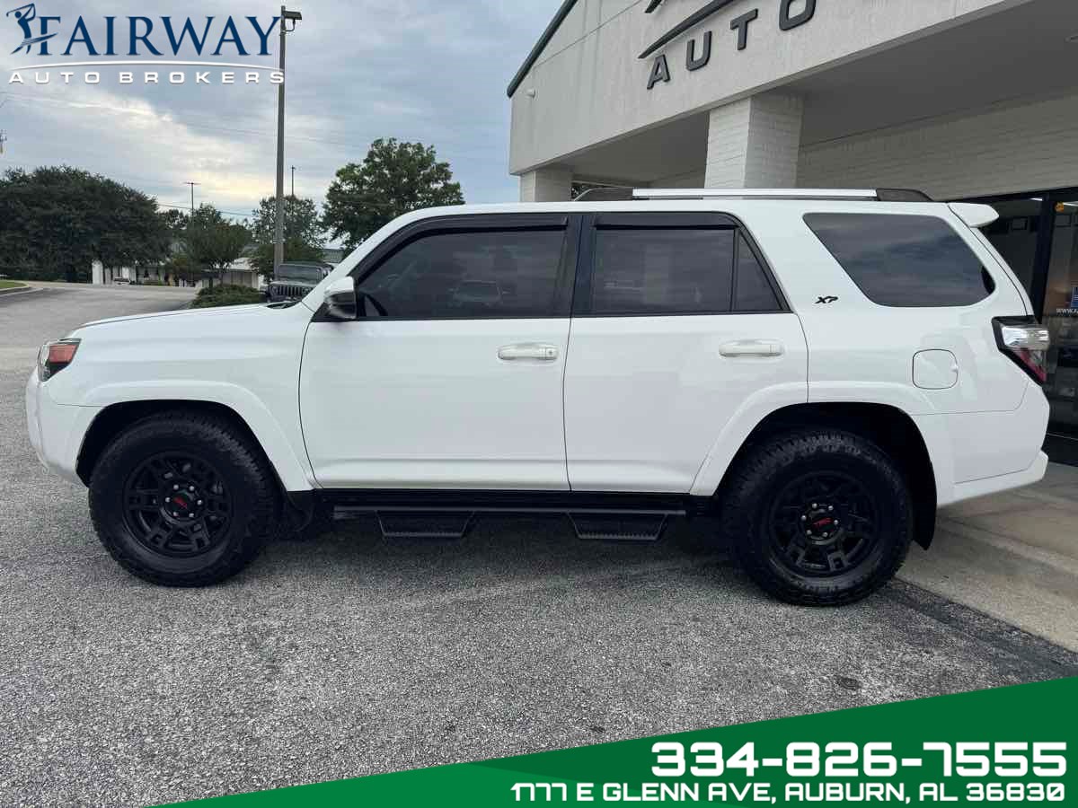 2020 Toyota 4Runner SR5 photo 9