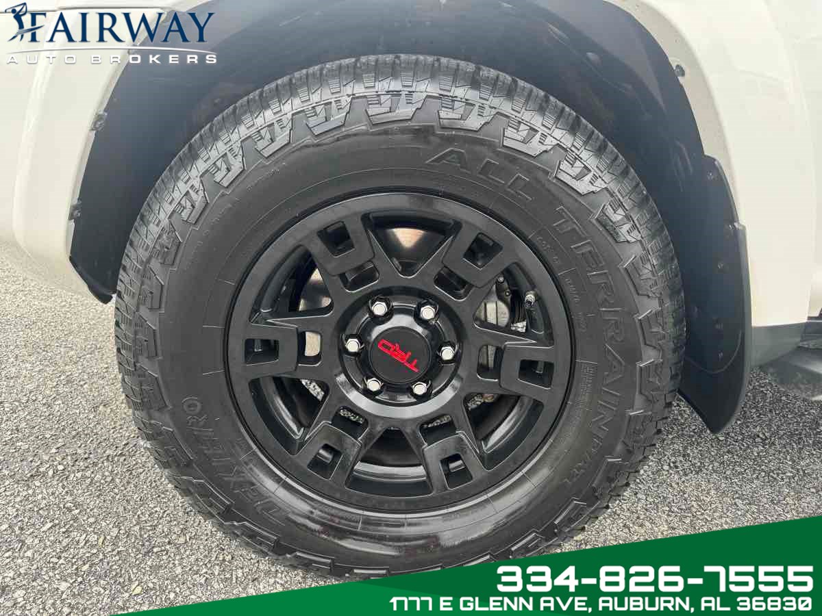 2020 Toyota 4Runner SR5 photo 31