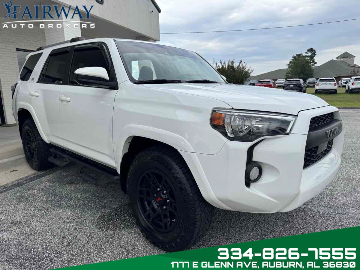 2020 Toyota 4Runner SR5 photo 4