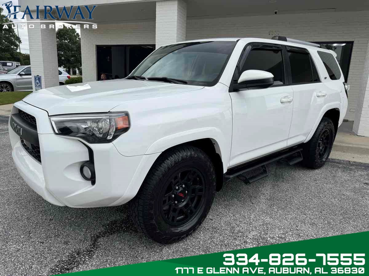 2020 Toyota 4Runner SR5 photo 2