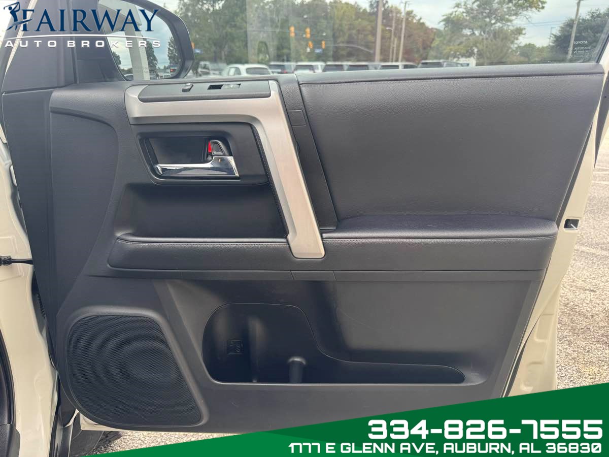 2020 Toyota 4Runner SR5 photo 28