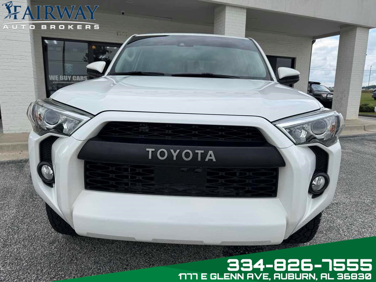 2020 Toyota 4Runner SR5 photo 3