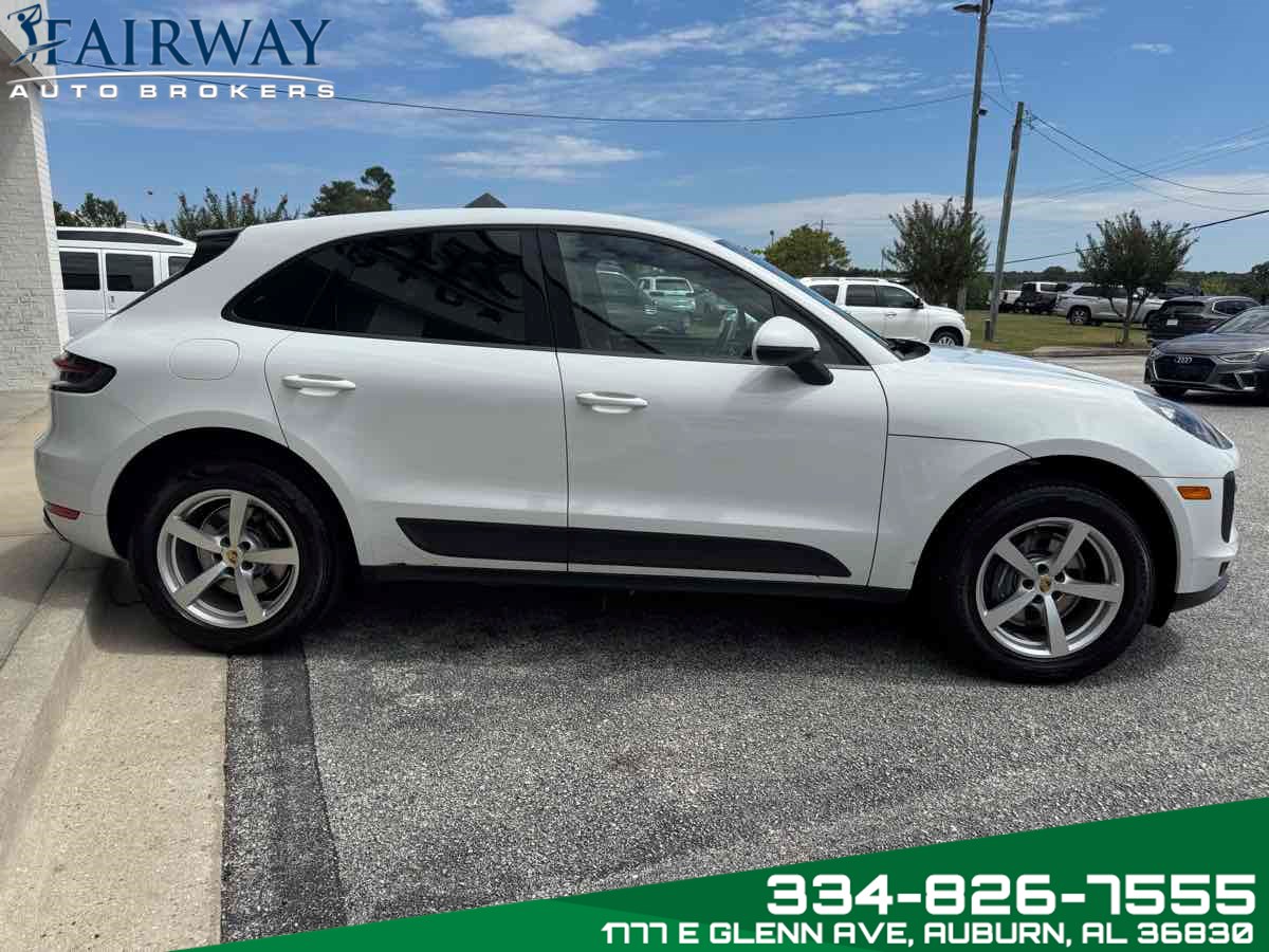 2021 Porsche Macan Base photo 3