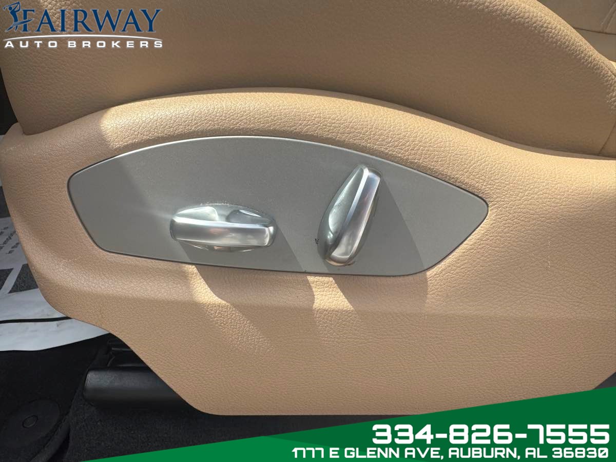 2021 Porsche Macan Base photo 13