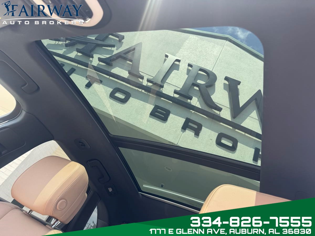 2021 Porsche Macan Base photo 22