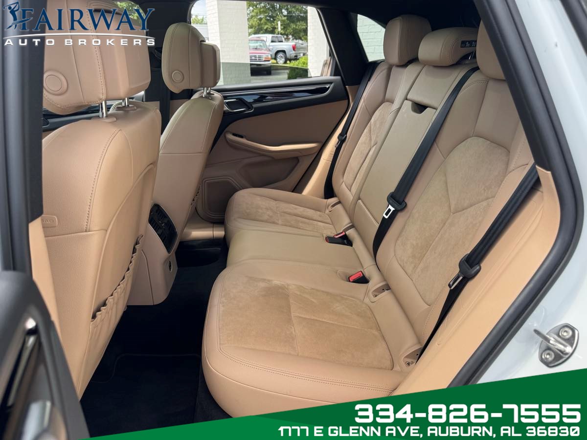 2021 Porsche Macan Base photo 9