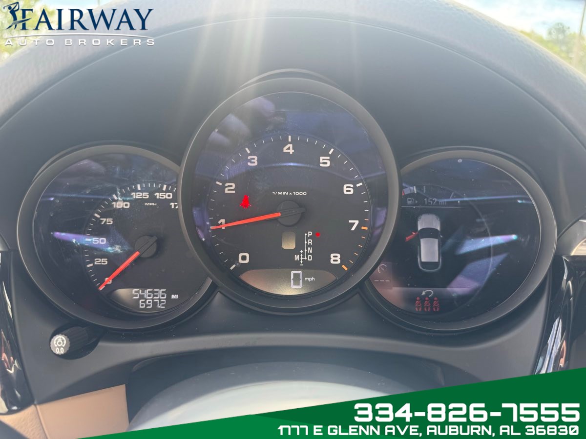 2021 Porsche Macan Base photo 17