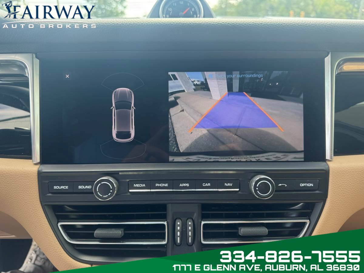 2021 Porsche Macan Base photo 19