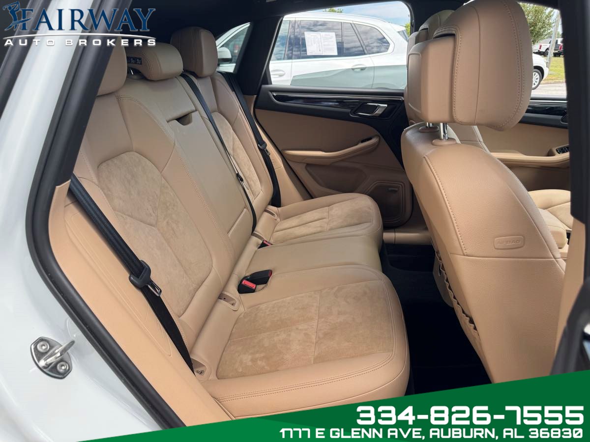 2021 Porsche Macan Base photo 11