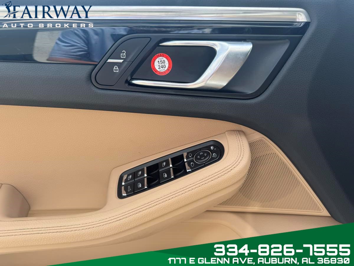 2021 Porsche Macan Base photo 12