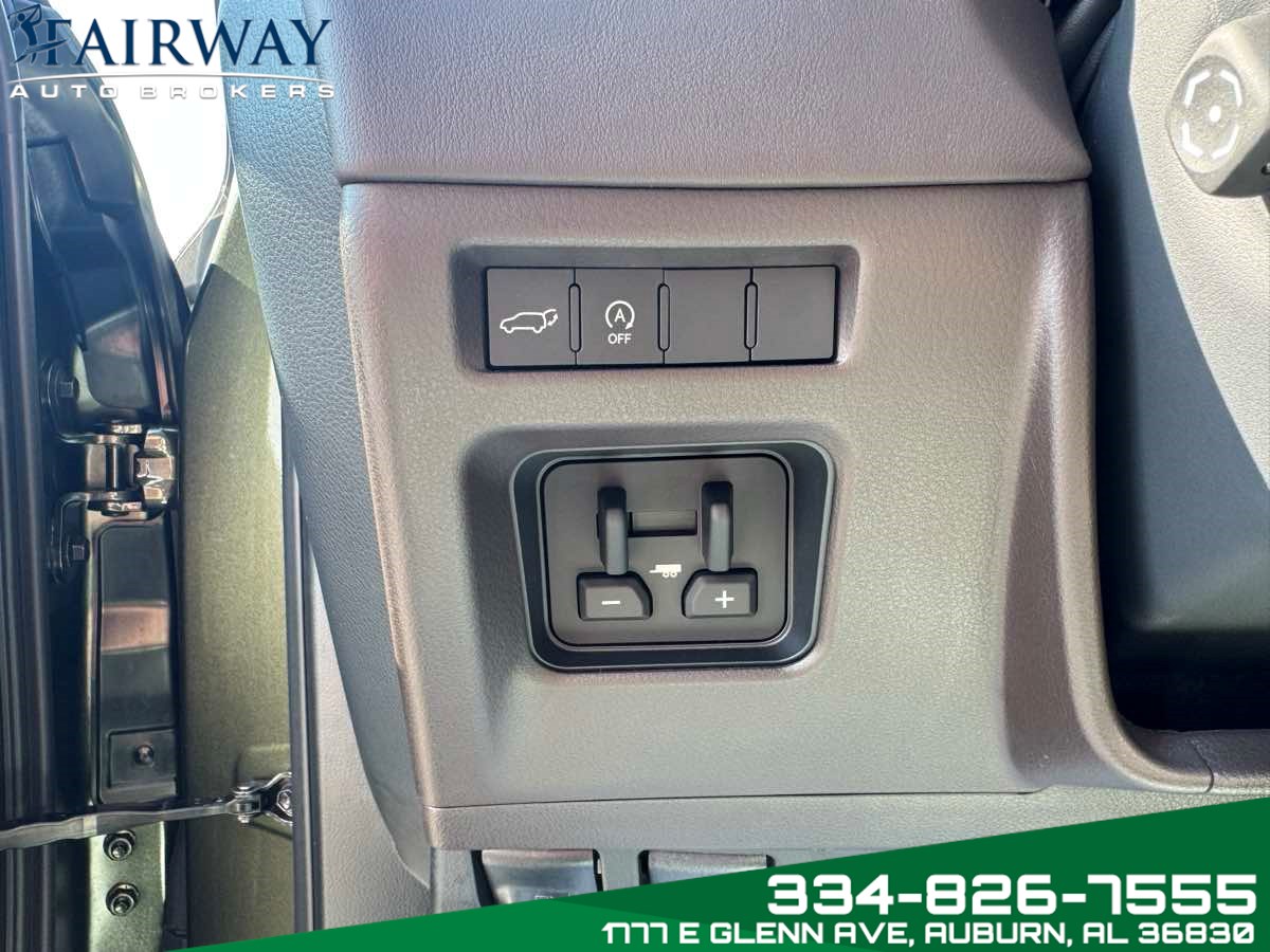 2025 Lexus LX 600 Luxury photo 11