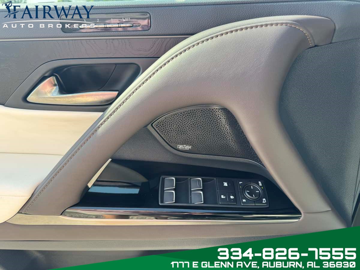 2025 Lexus LX 600 Luxury photo 10
