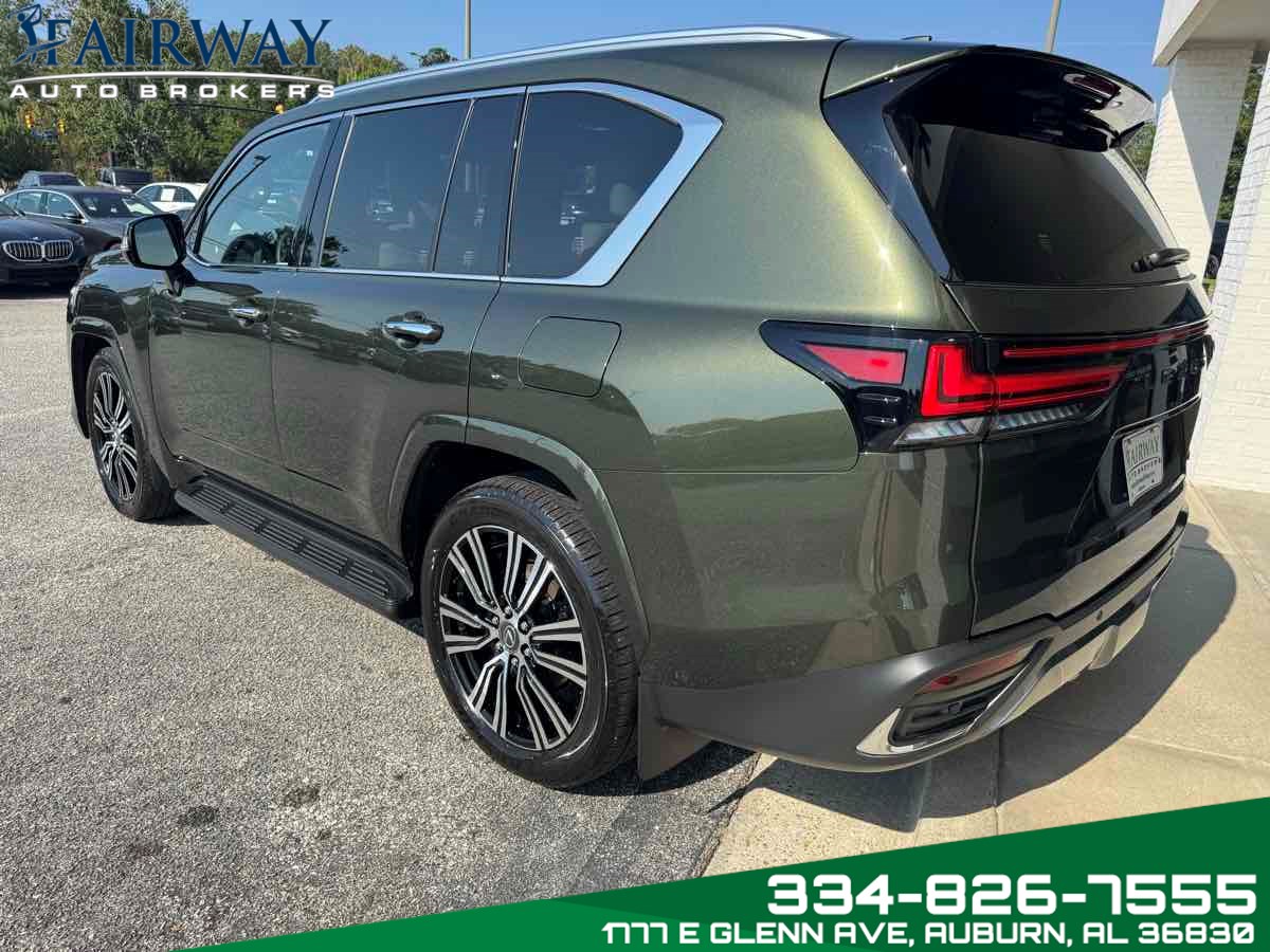 2025 Lexus LX 600 Luxury photo 4