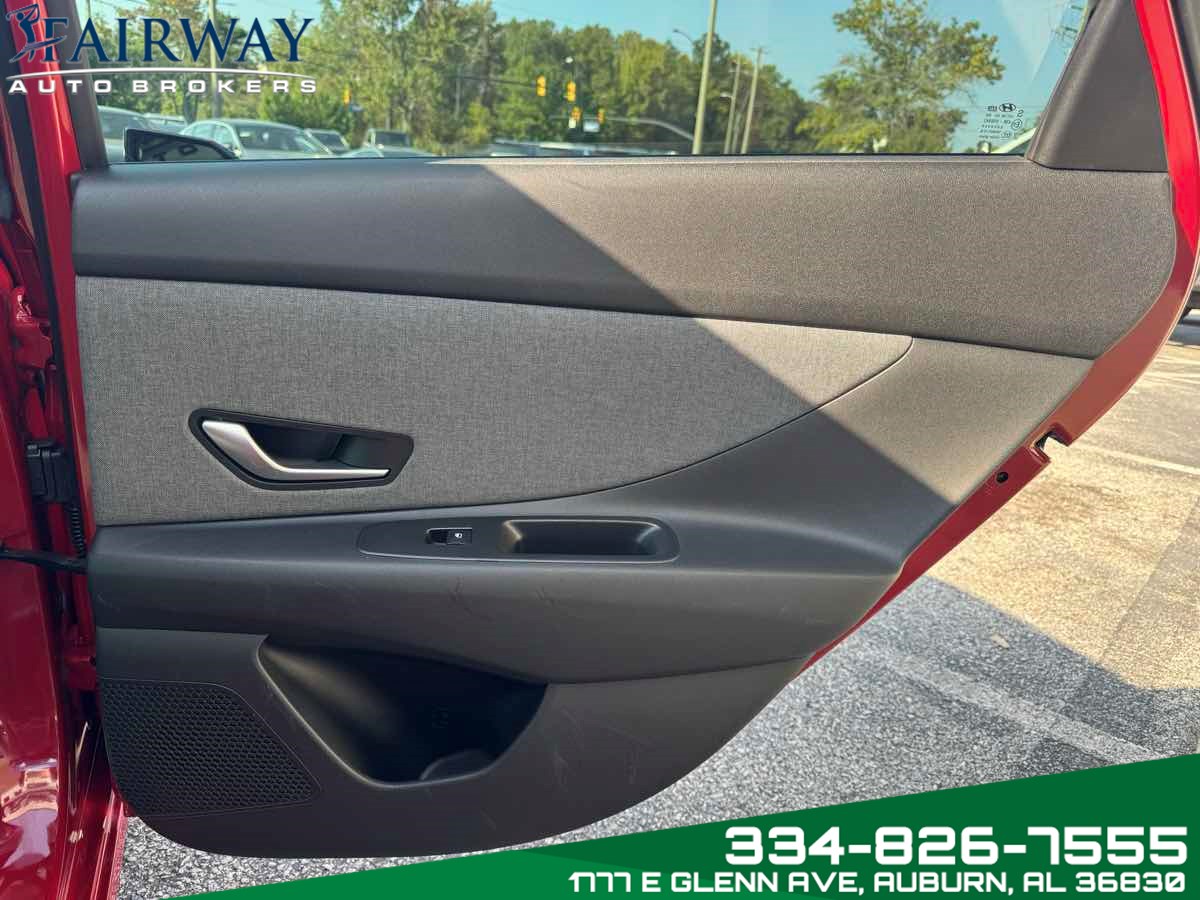 2023 Hyundai Elantra Limited photo 23