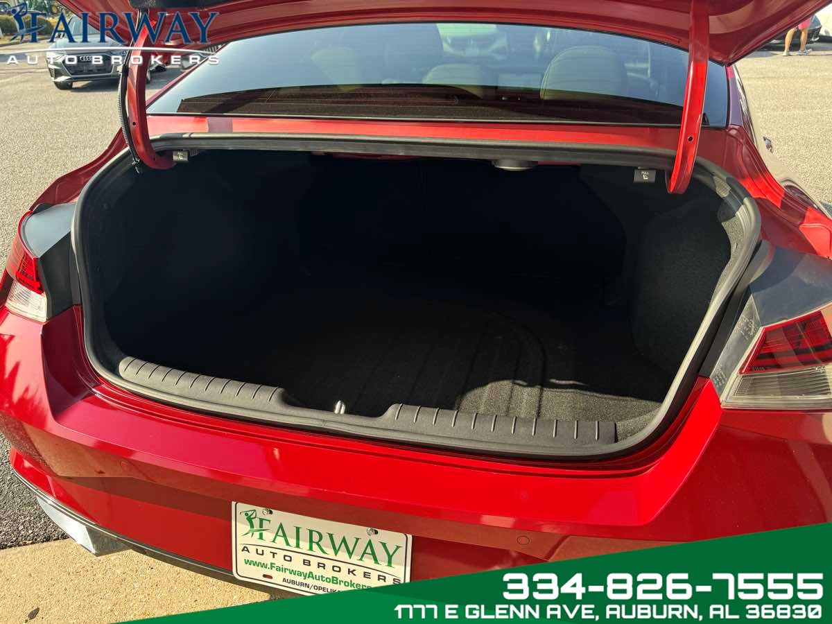 2023 Hyundai Elantra Limited photo 24