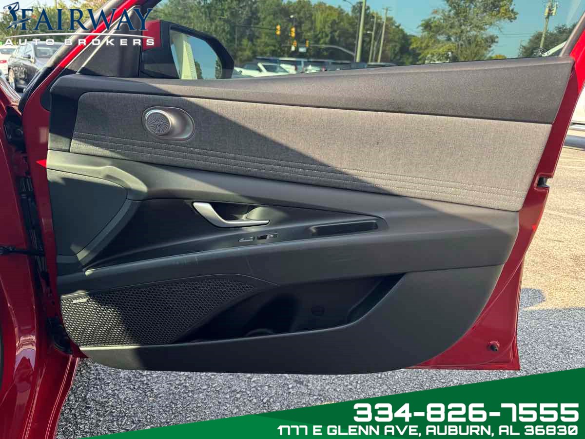 2023 Hyundai Elantra Limited photo 22