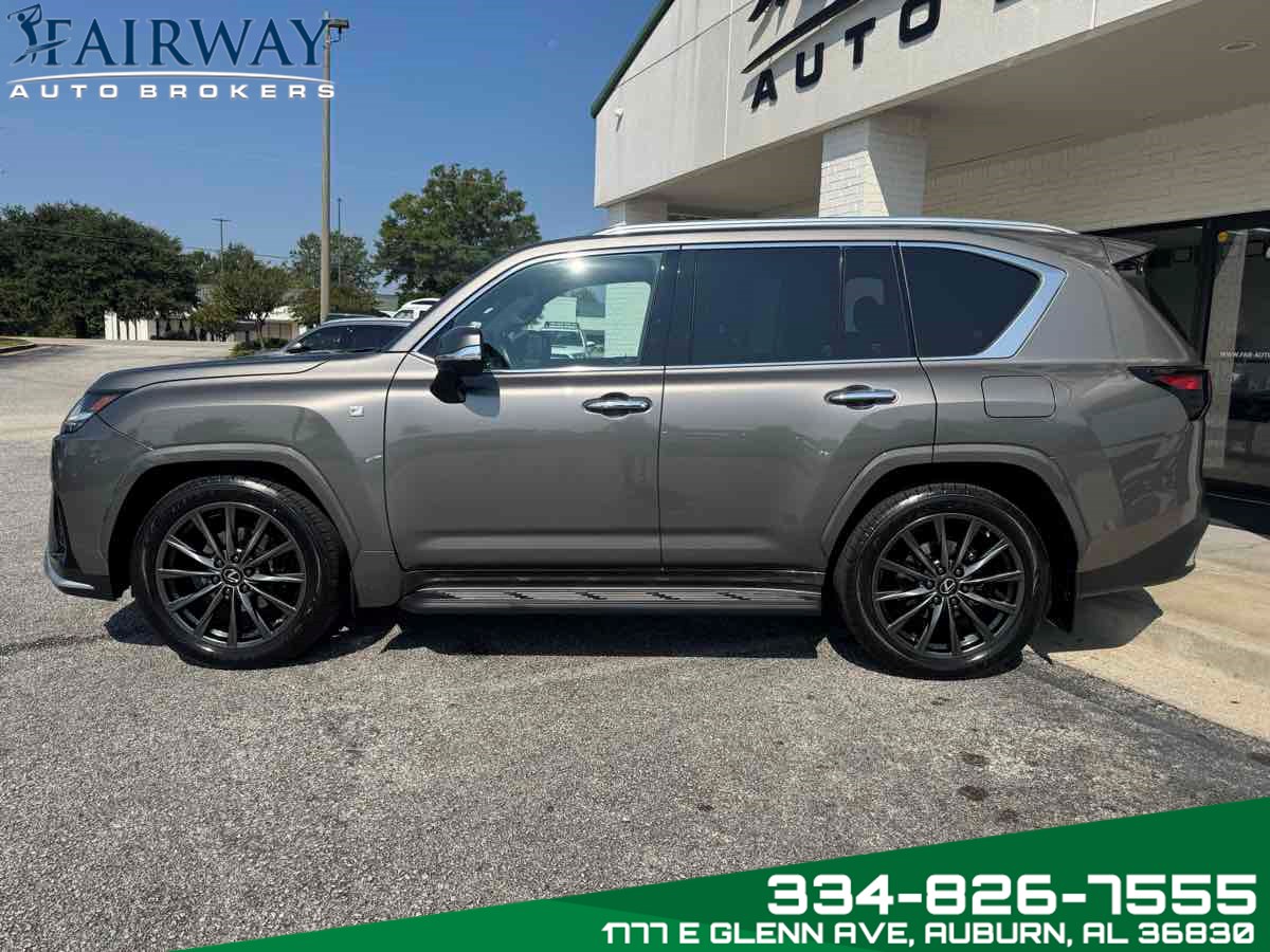 2023 Lexus LX 600 F SPORT photo 8