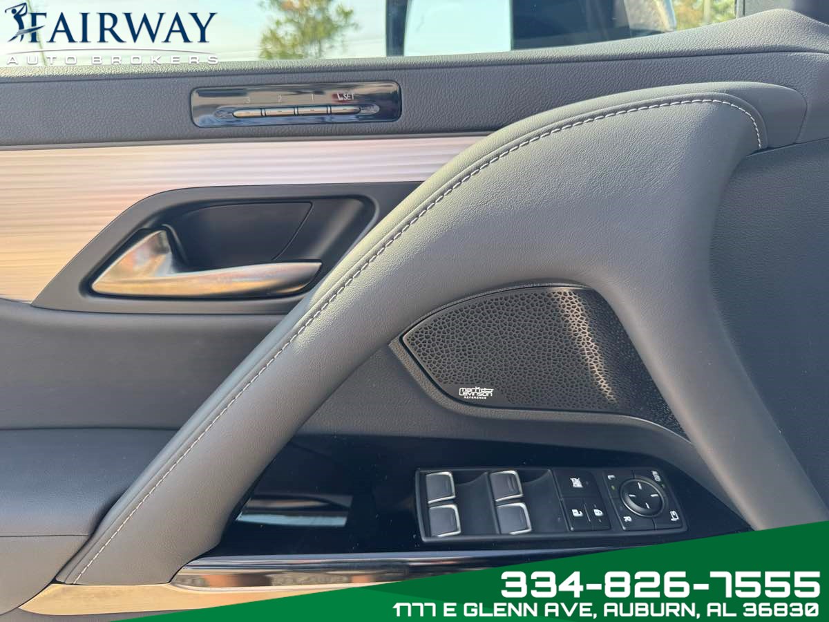 2023 Lexus LX 600 F SPORT photo 13