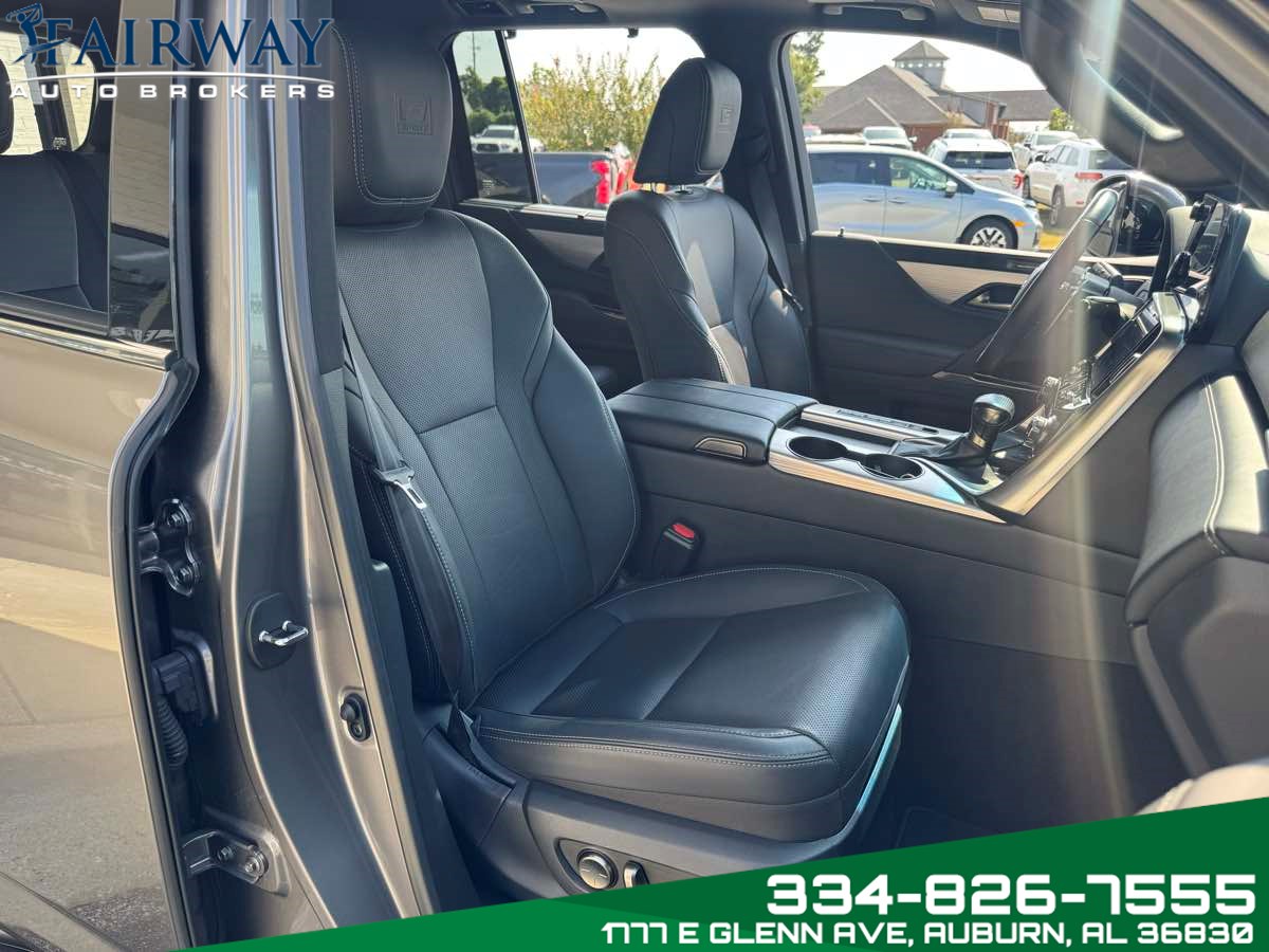 2023 Lexus LX 600 F SPORT photo 11