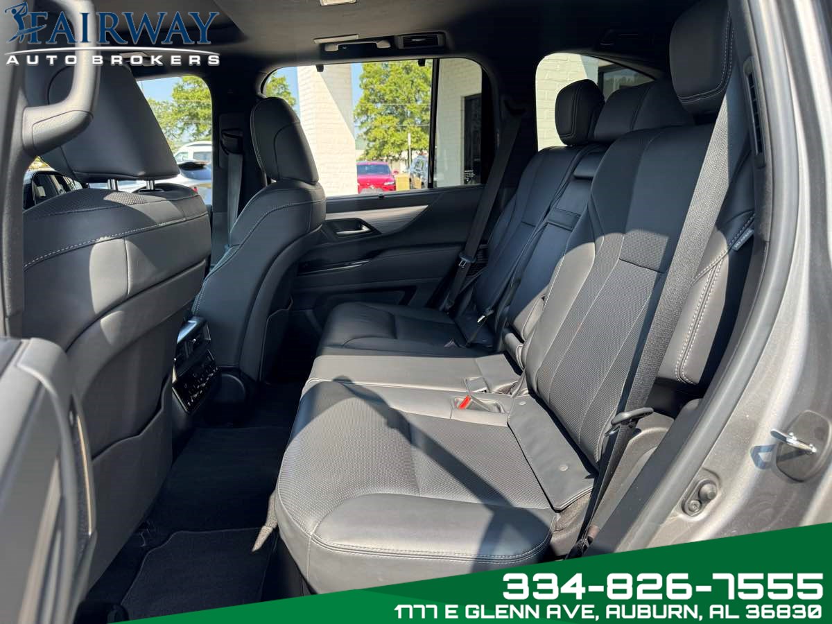 2023 Lexus LX 600 F SPORT photo 9
