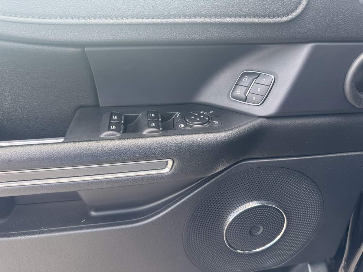 2019 Ford Expedition XLT - Photo 18