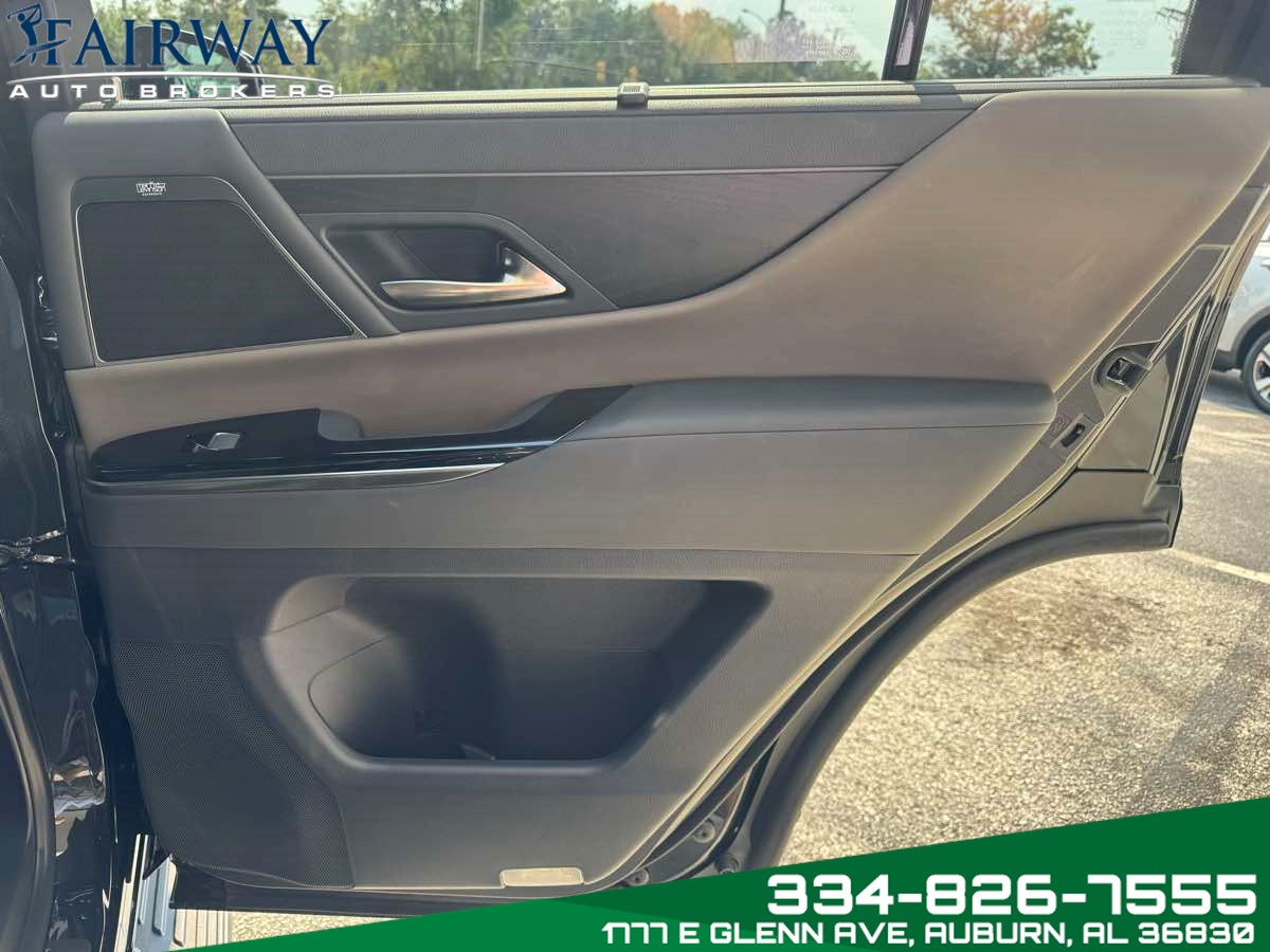 2025 Lexus LX photo 31