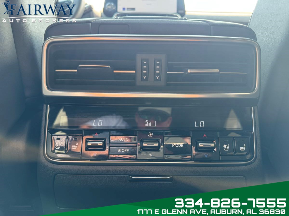 2025 Lexus LX photo 32