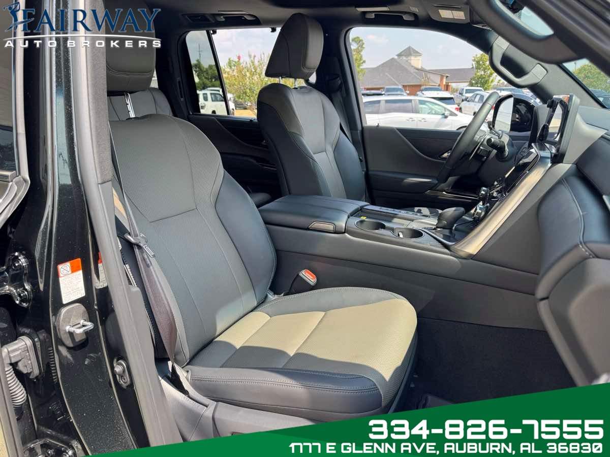 2025 Lexus LX photo 11
