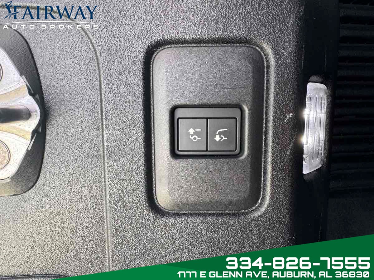2024 Land Rover Defender X-Dynamic SE photo 28