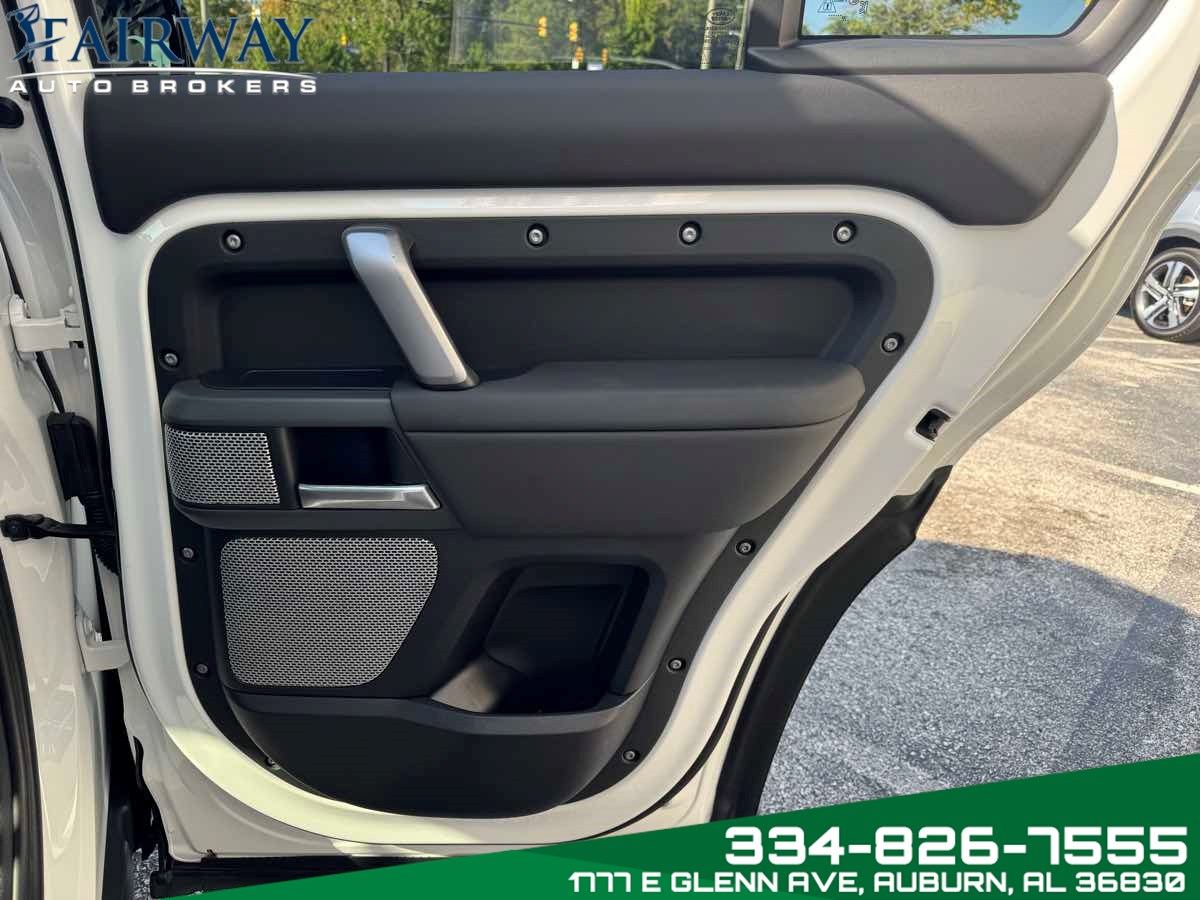 2024 Land Rover Defender X-Dynamic SE photo 26