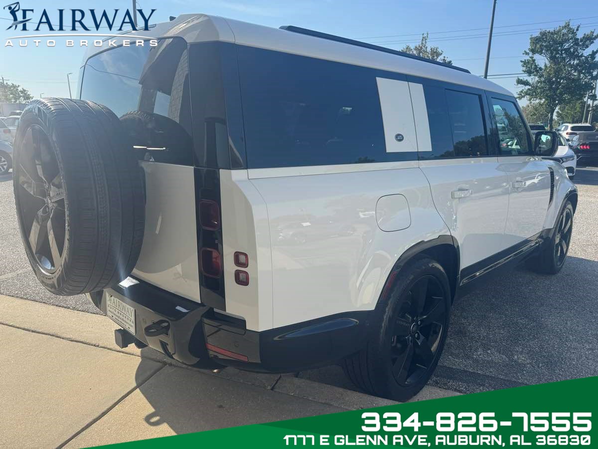 2024 Land Rover Defender X-Dynamic SE photo 3