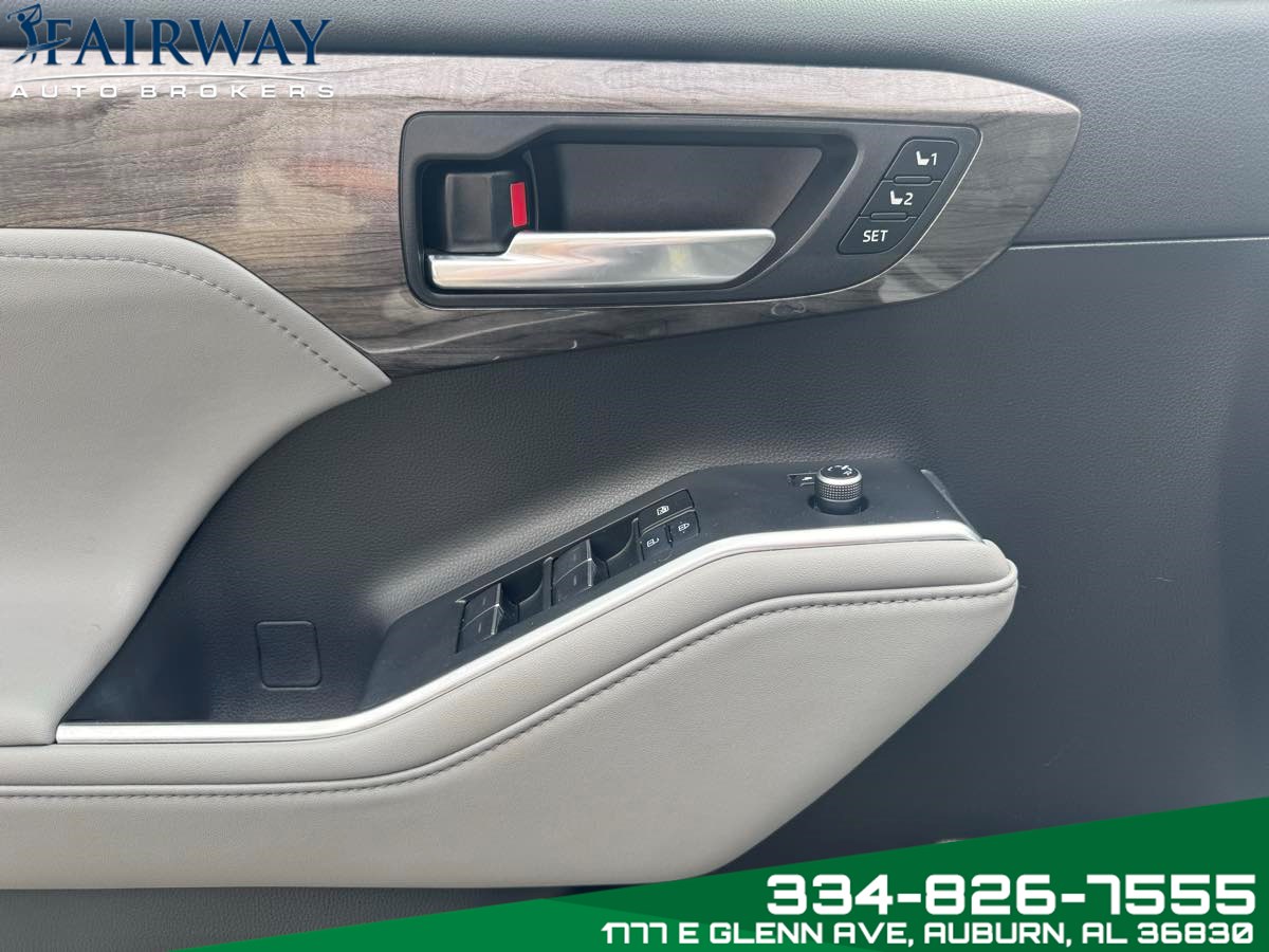 2023 Toyota Highlander Platinum photo 13