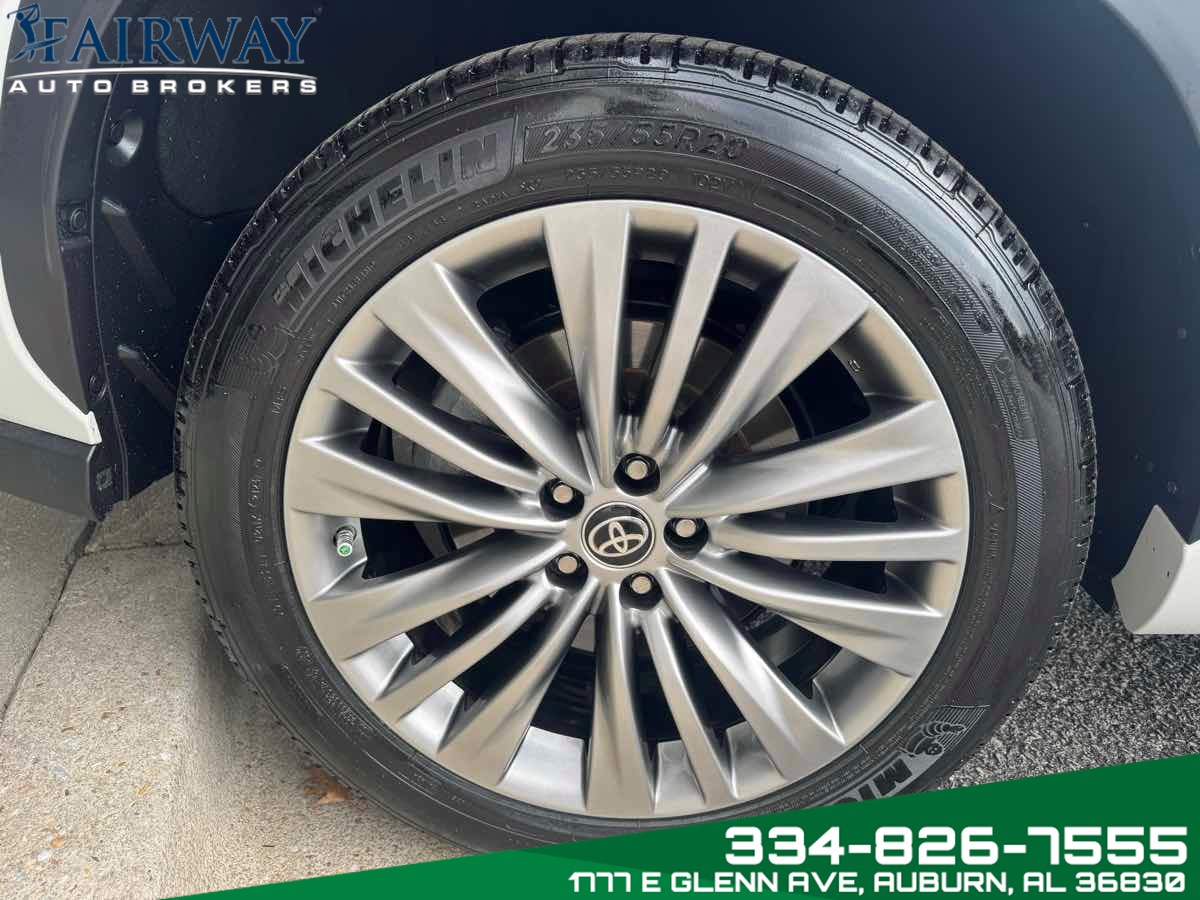 2023 Toyota Highlander Platinum photo 32