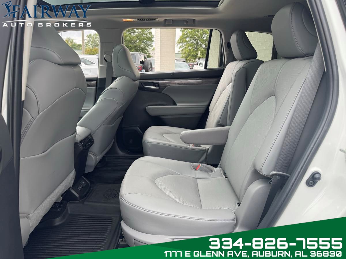2023 Toyota Highlander Platinum photo 10