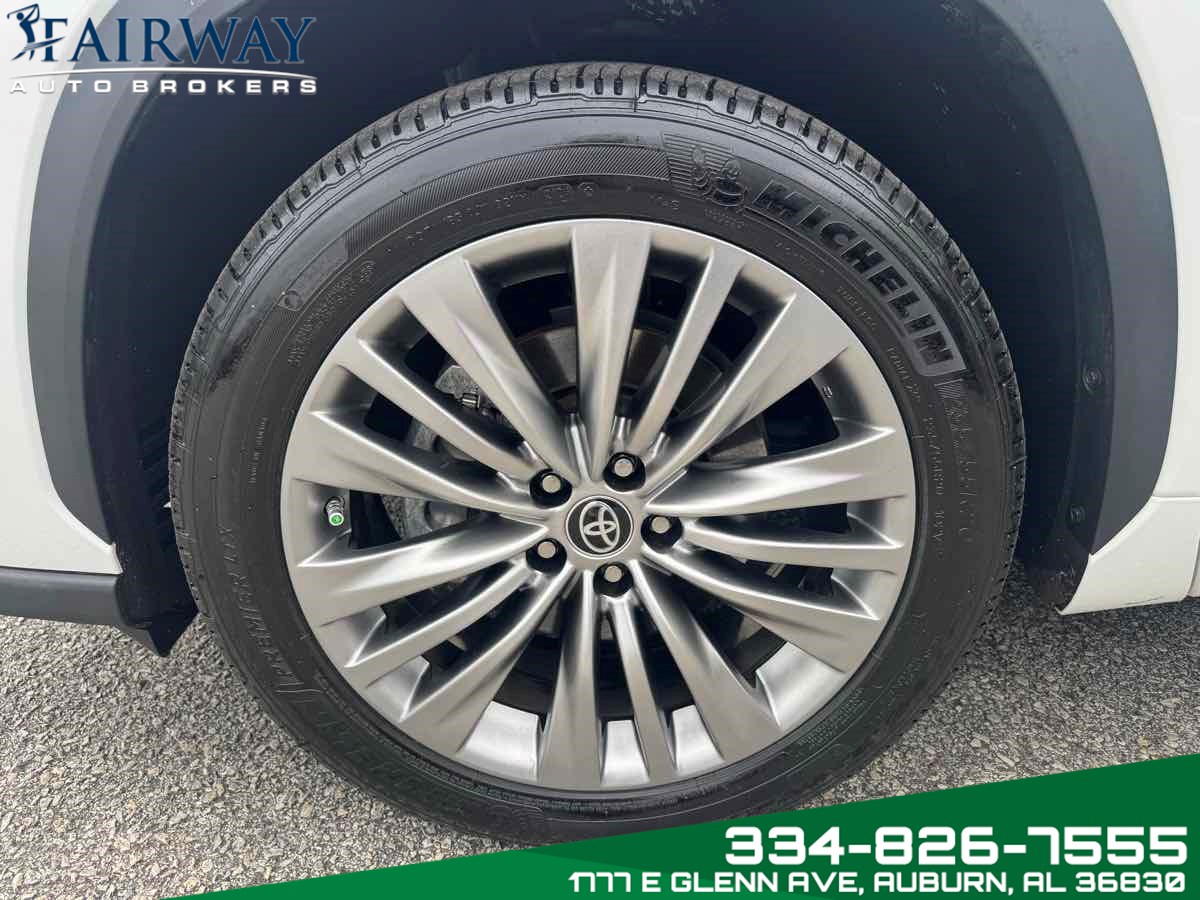2023 Toyota Highlander Platinum photo 29