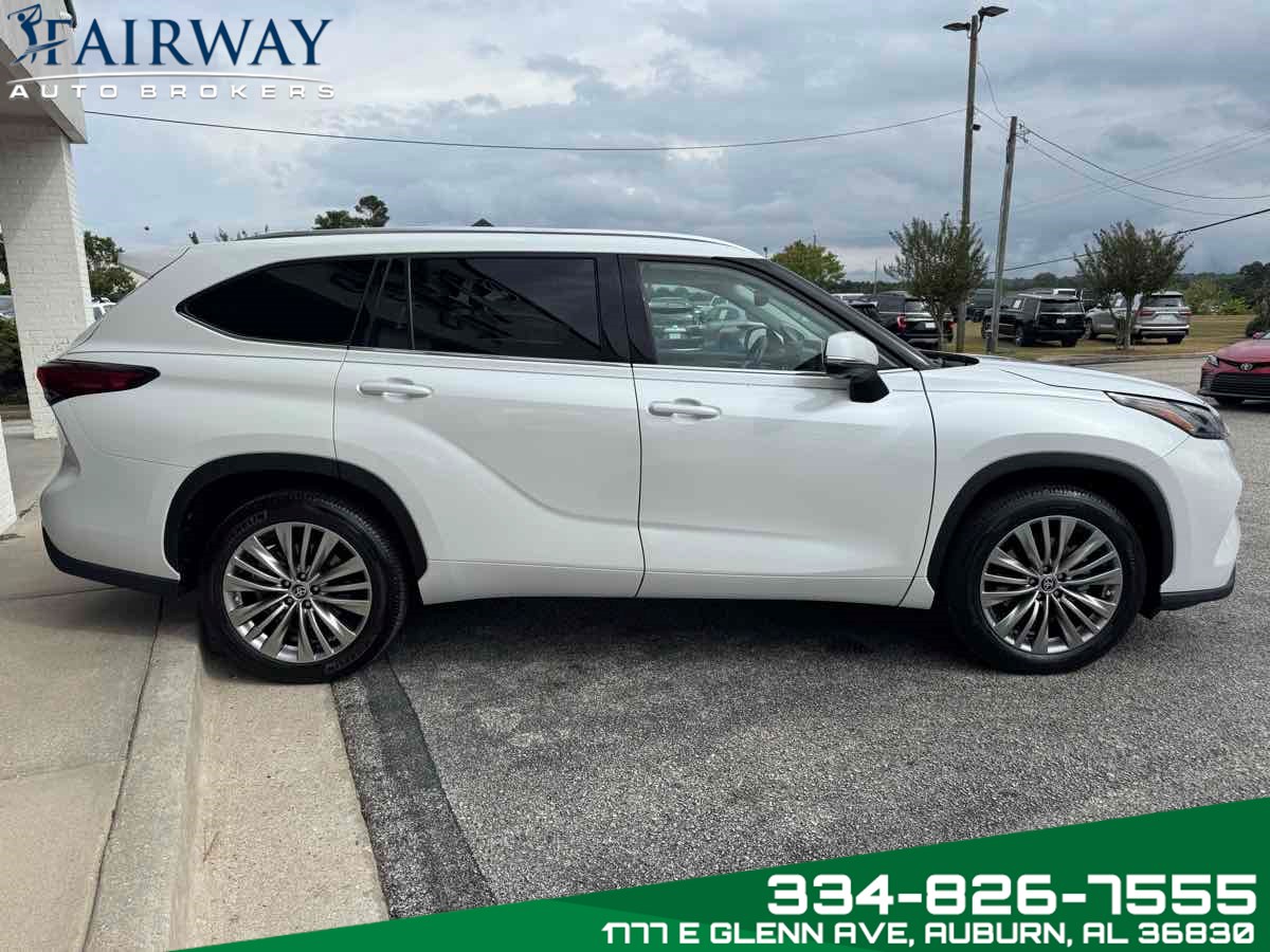2023 Toyota Highlander Platinum photo 4