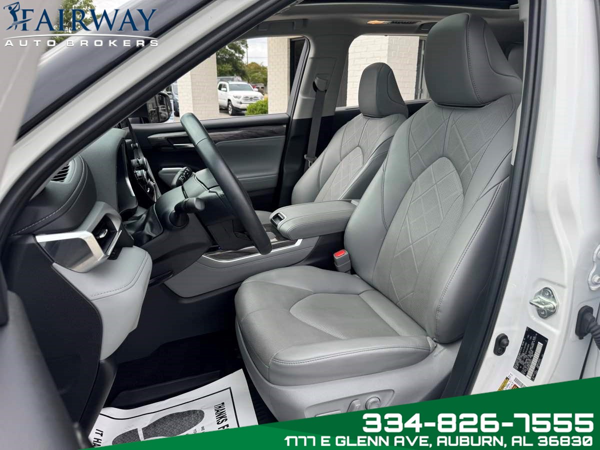 2023 Toyota Highlander Platinum photo 9