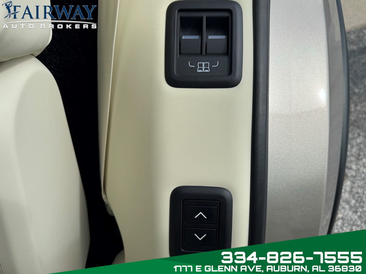 2025 Land Rover Range Rover SE photo 20