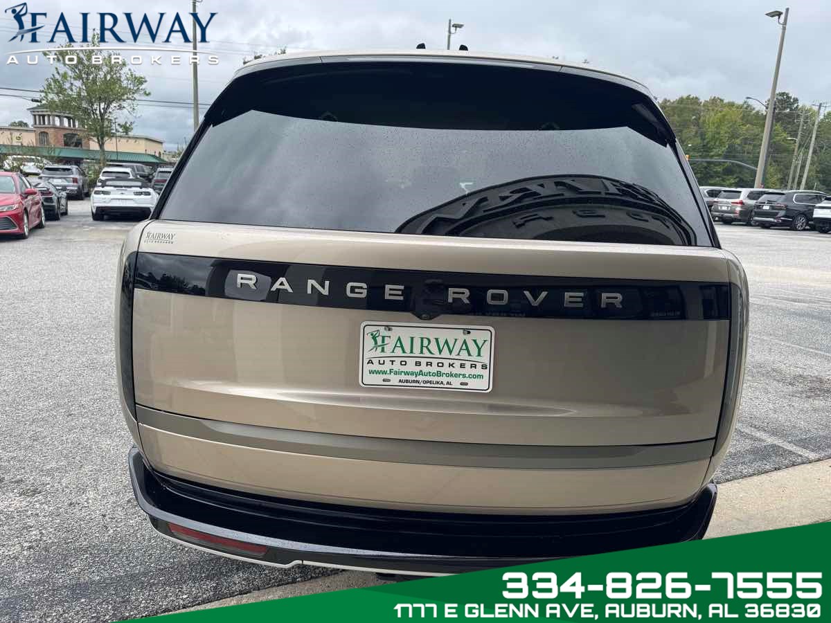 2025 Land Rover Range Rover SE photo 5