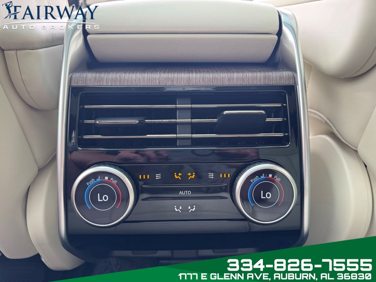2025 Land Rover Range Rover SE photo 19